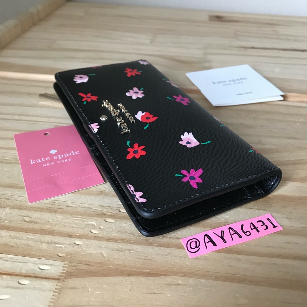 Kate spade wallet 🎈